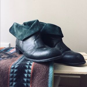 Cute ankle booties zip up EXCELLENT condition